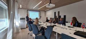 Zdjęcie poglądowe, przedstawiające spotkanie w sprawie projektu norweskiego Biura Kryminalnego KGP