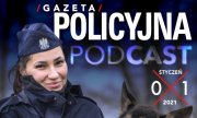 Zdjęcie przedstawiające uśmiechniętą policjantkę