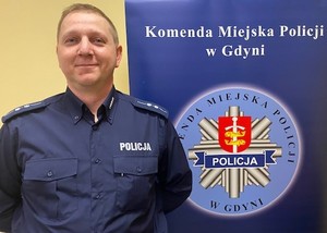 Zdjęcie przedstawiające Kierownika Rewiru Dzielnicowych Komisariatu Policji w Gdyni Chwarznie