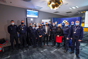 Zdjęcie przedstawiające policjantów, którzy brali udział w konferencji naukowo - szkoleniowej