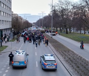 Zdjęcie przedstawiające zabezpieczenie Gdyńskiej Drogi Krzyżowej