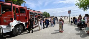 Zdjęcie przedstawiające festyn zorganizowany przez policjantkę