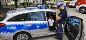 Zdjęcie przedstawiające festyn zorganizowany przez policjantkę