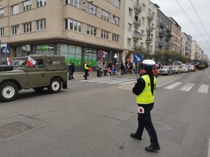 Zdjęcie przedstawiające zabezpieczenie podczas obchodów Święta Niepodległości