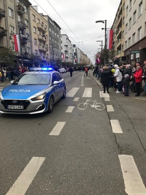 Zdjęcie przedstawiające zabezpieczenie podczas obchodów Święta Niepodległości