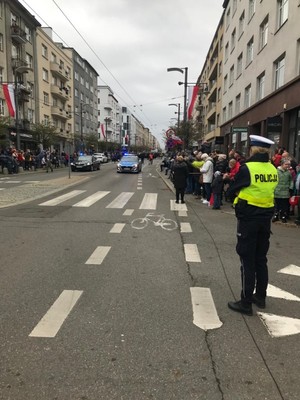 Zdjęcie przedstawiające zabezpieczenie podczas obchodów Święta Niepodległości