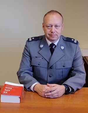 W siedzibie Komendy Miejskiej Policji w Gdyni odbyło się uroczyste wręczenie rozkazów personalnych na stanowiska kierownicze. Kom. Magdalenie Kudyk zostały powierzone obowiązki Zastępcy Komendanta Komisariatu w Gdyni – Chwarzno, Podinsp. Andrzejowi Chylińskiemu zostały powierzone obowiązki Zastępcy Komendanta Komisariatu Policji w Gdyni – Redłowie.  Życzymy samych sukcesów w dalszej służbie.