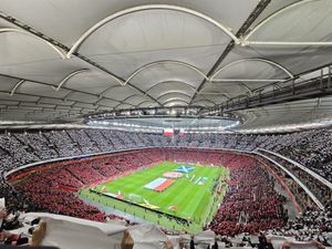 Zdjęcie przedstawiające stadion narodowy w Warszawie