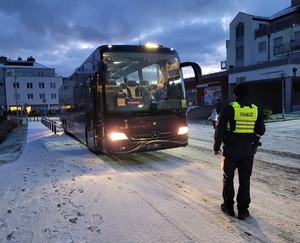 Rozpoczęły się ferie zimowe, Policja intensyfikuje działania mające na celu zapewnienie bezpieczeństwa dzieciom i młodzieży podczas zimowego wypoczynku Tegoroczne ferie zimowe w poszczególnych województwach trwają od 17 stycznia do 02 marca 2025 roku. A w województwie pomorskim w okresie od 17 lutego – 2 marca 2025 roku.