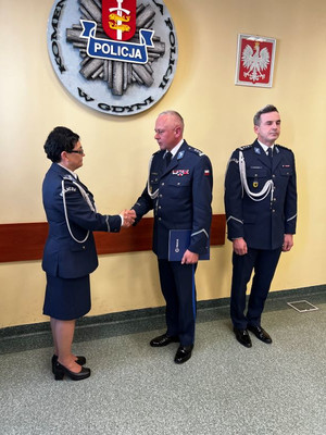 Zdjęcie przedstawiające uroczystość oficjalnego objęcia funkcji Komendanta Miejskiego Policji w Gdyni.