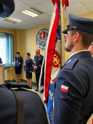 Zdjęcie przedstawiające uroczystość oficjalnego objęcia funkcji Komendanta Miejskiego Policji w Gdyni.