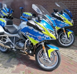 Dzisiaj policjanci  gdyńskiej drogówki przeprowadzą działania wojewódzkie pn. „Motocykle”. Mundurowi będą zwracać uwagę na to, czy motocykliści przestrzegają przepisy ruchu drogowego, czy są wyposażeni w ubiór zawierający elementy bezpieczeństwa osobistego oraz sprawdzą stan techniczny motocykli.