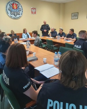 W Komendzie Miejskiej Policji w Gdyni policjanci wzięli udział w szkoleniu, z zakresu procedur sądowych. Spotkanie zorganizował I Zespół Kuratorski Służby Sadowej Sądu Rejonowego w Gdyni.