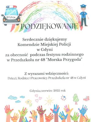 Zdjęcie przedstawiające podziękowania dla policjantów od przedszkola.