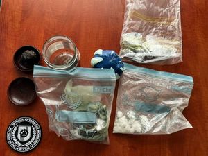 Zdjęcie przedstawiające zabezpieczone narkotyki.