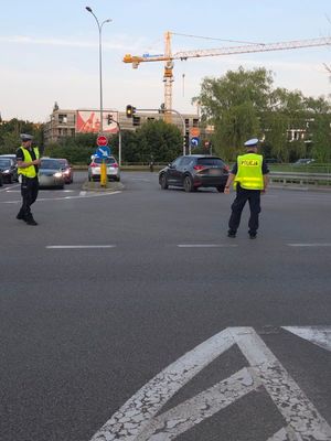 Zdjęcie z zabezpieczenia policjantów meczu piłki nożnej.