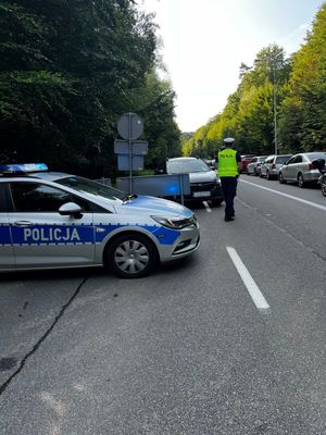 Zdjęcie z zabezpieczenia policjantów meczu piłki nożnej.