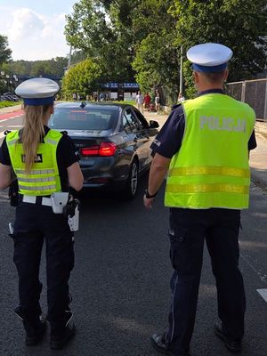 Zdjęcie z zabezpieczenia policjantów meczu piłki nożnej.