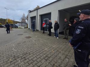 Zdjęcie przedstawiające spotkanie organizacyjne do projektu Napęd na cztery łapy, który realizowany będzie z Programu Funduszy Norweskich.