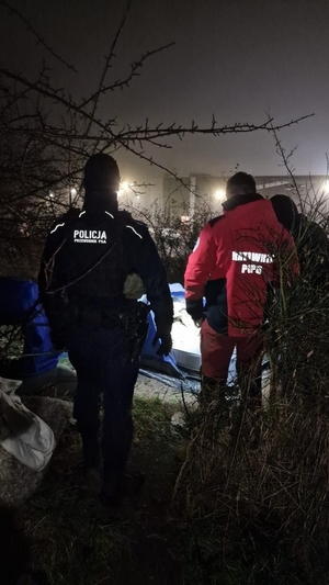 Zdjęcia przedstawiają działania policji