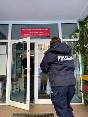 Spotkania policjantek z przedszkolakami.