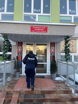 Spotkania policjantek z przedszkolakami.