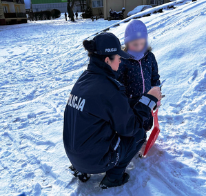 Policjantki spotkały się z dziećmi podczas półkolonii.