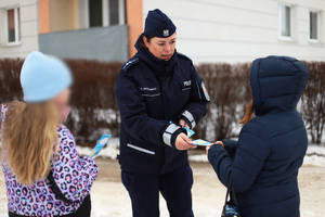 Ferie zimowe się skończyły, ale zasady bezpiecznej na zabawy na śniegu wciąż obowiązują.
