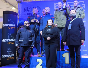 służby mundurowe podczas biegu w Gdyni