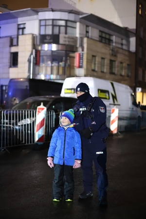 Policjanci nadzorowali rejon imprezy urodzinowej w Gdyni.
