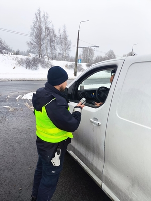 Gdyńscy policjanci skontrolowali tiry i autobusy.