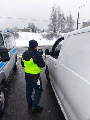 Gdyńscy policjanci skontrolowali tiry i autobusy.