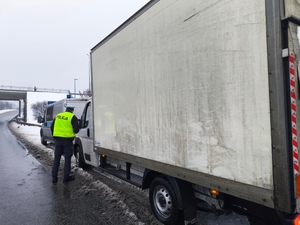 Gdyńscy policjanci skontrolowali tiry i autobusy.