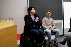 W Wyższej Szkole Administracji i Biznesu w Gdyni odbyła się konferencja współorganizowana przez Komendę Miejską Policji w Gdyni dotycząca najnowszych zmian w przepisach ruchu drogowego.