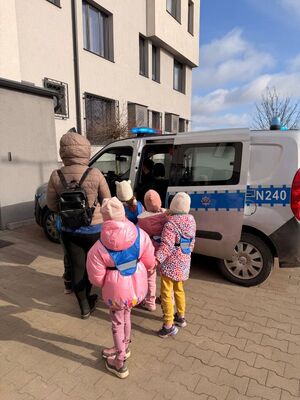 przedszkolaki z wizytą w komisariacie