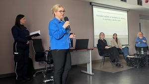 Spotkanie ludzi na debacie społecznej