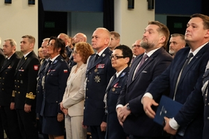 Policjanci z Gdyni i Sopotu obchodzili swoje święto w Sali Widowiskowej Klubu 3 Flotylli Okrętów w Gdyni.