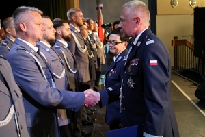 Policjanci z Gdyni i Sopotu obchodzili swoje święto w Sali Widowiskowej Klubu 3 Flotylli Okrętów w Gdyni.