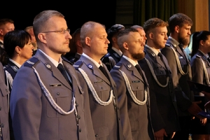 Policjanci z Gdyni i Sopotu obchodzili swoje święto w Sali Widowiskowej Klubu 3 Flotylli Okrętów w Gdyni.